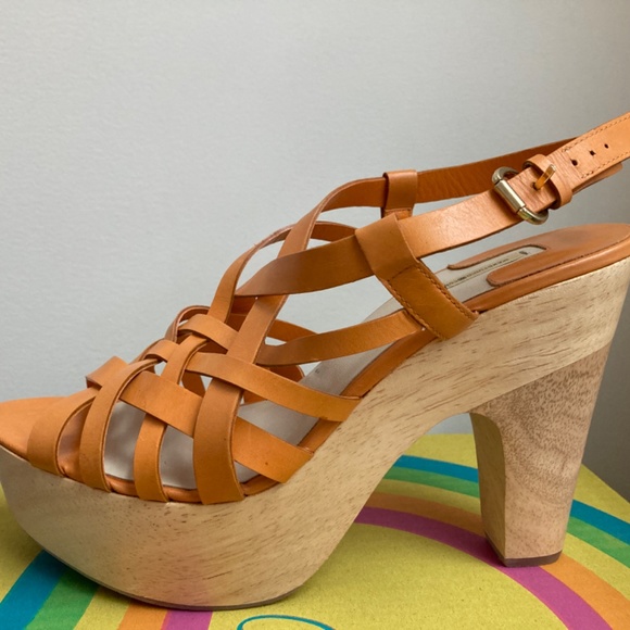 Max Studio Orange Strappy Wood Platform Sandals, Size 9 - Picture 6 of 7